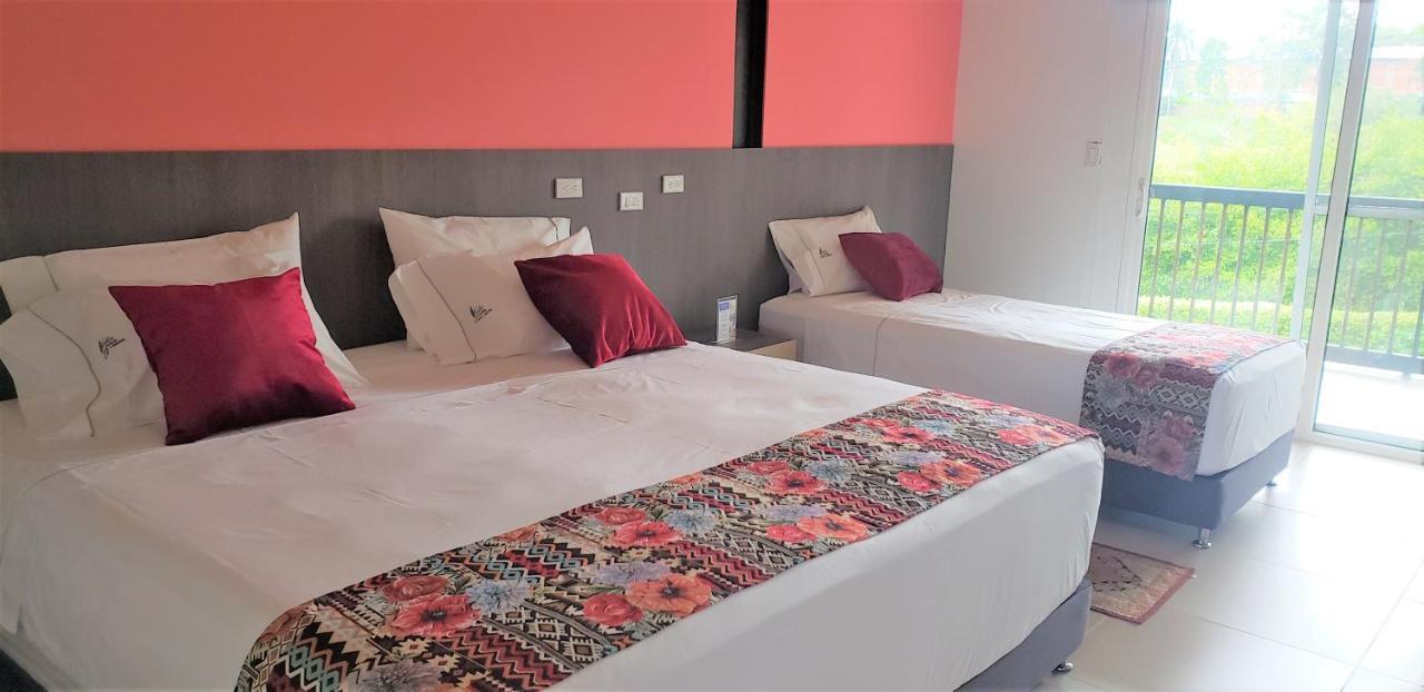 Cerritos Villa Juana Hotel מראה חיצוני תמונה