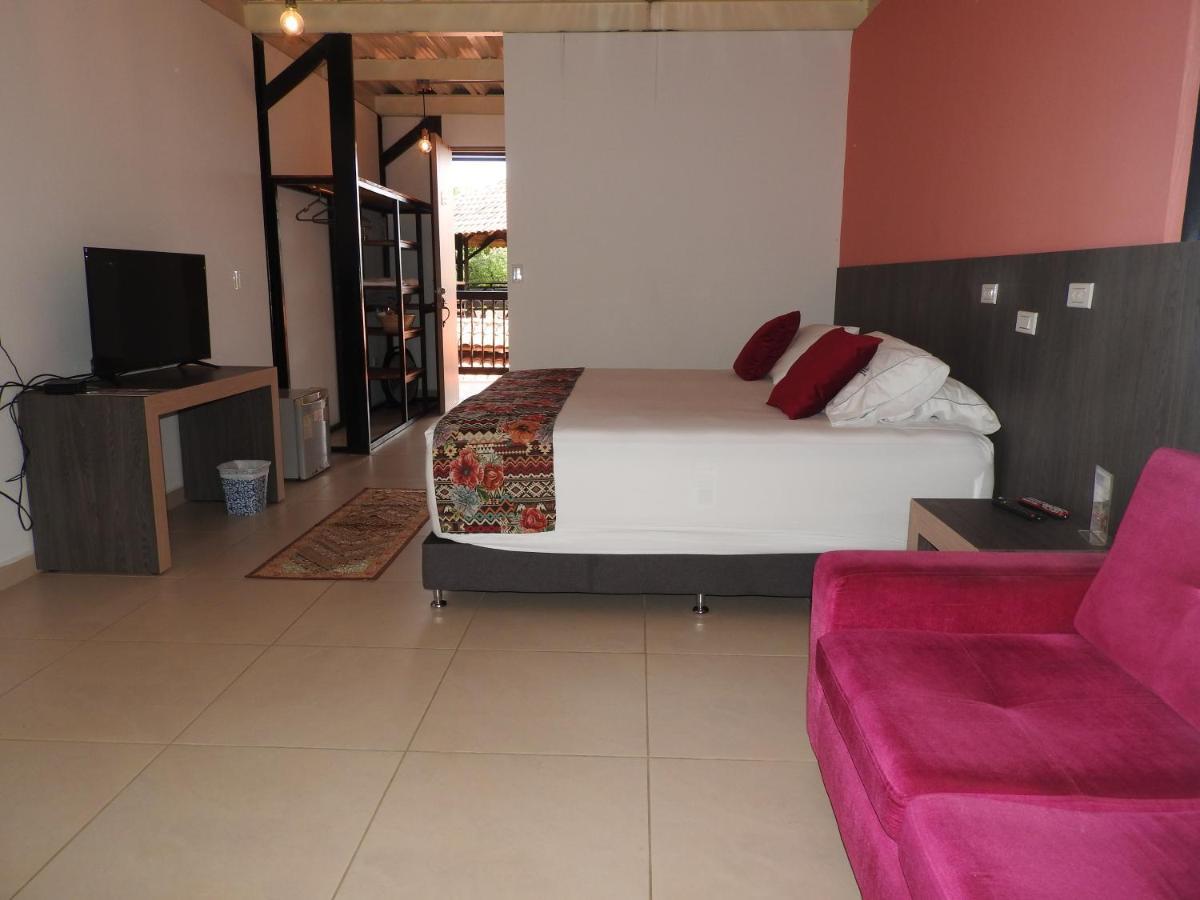 Cerritos Villa Juana Hotel מראה חיצוני תמונה