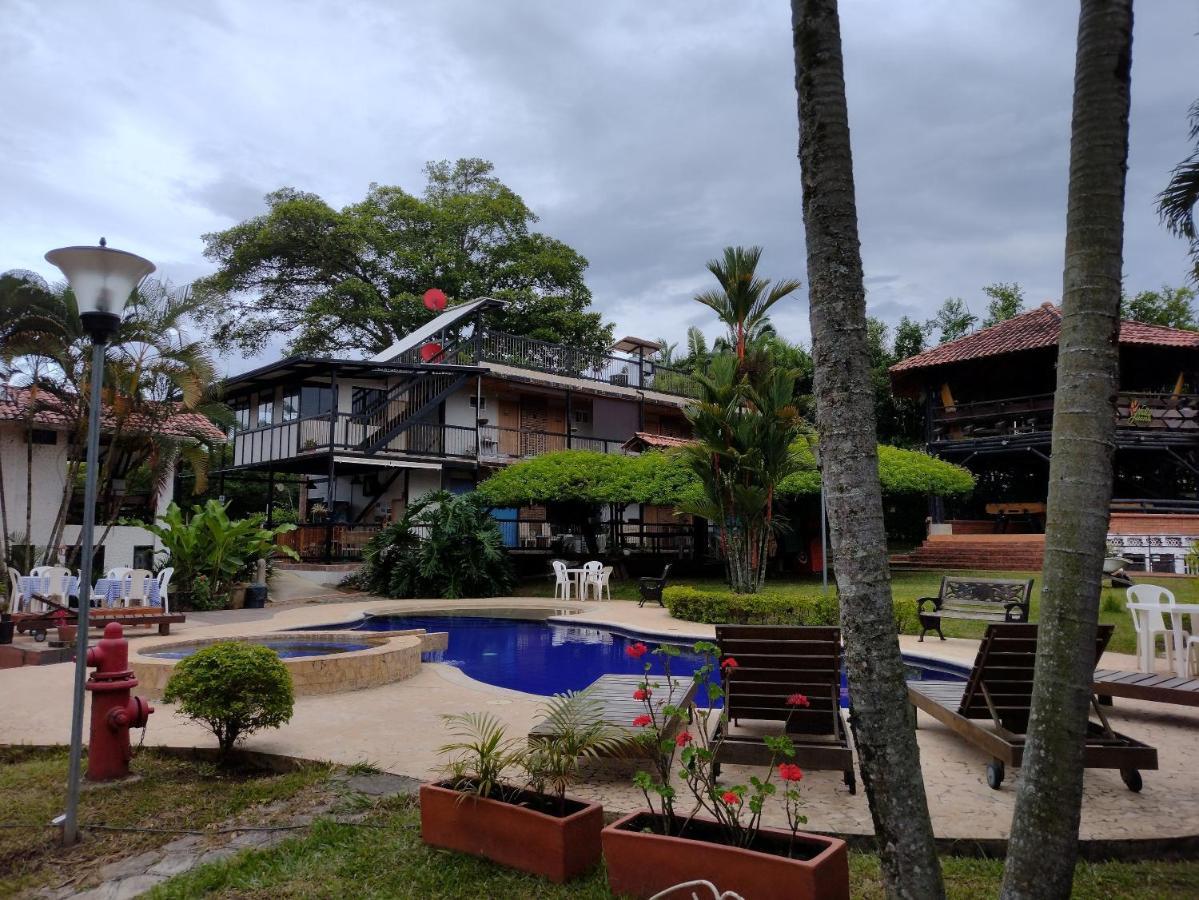 Cerritos Villa Juana Hotel מראה חיצוני תמונה