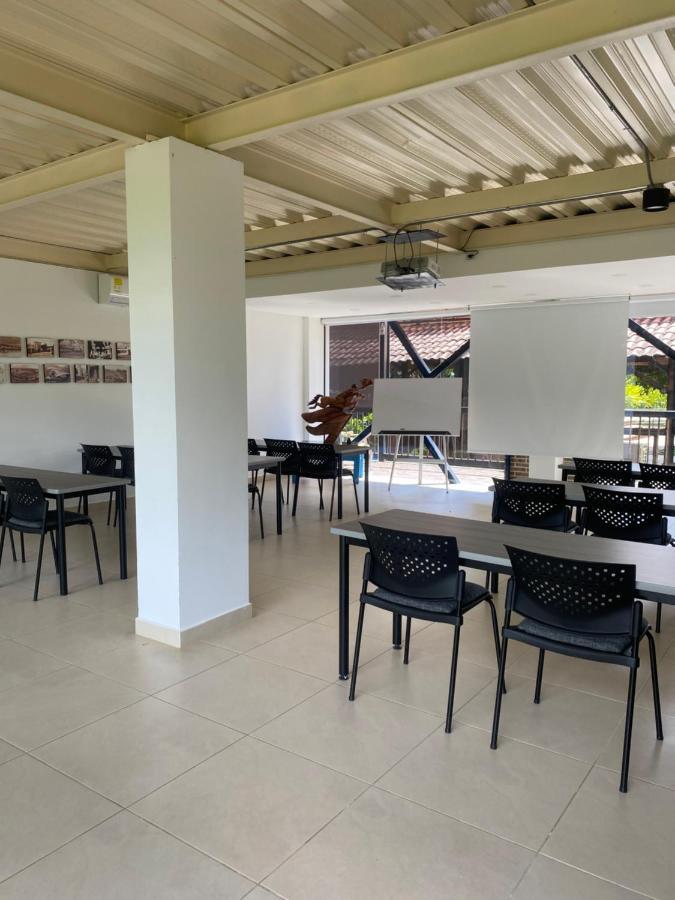 Cerritos Villa Juana Hotel מראה חיצוני תמונה