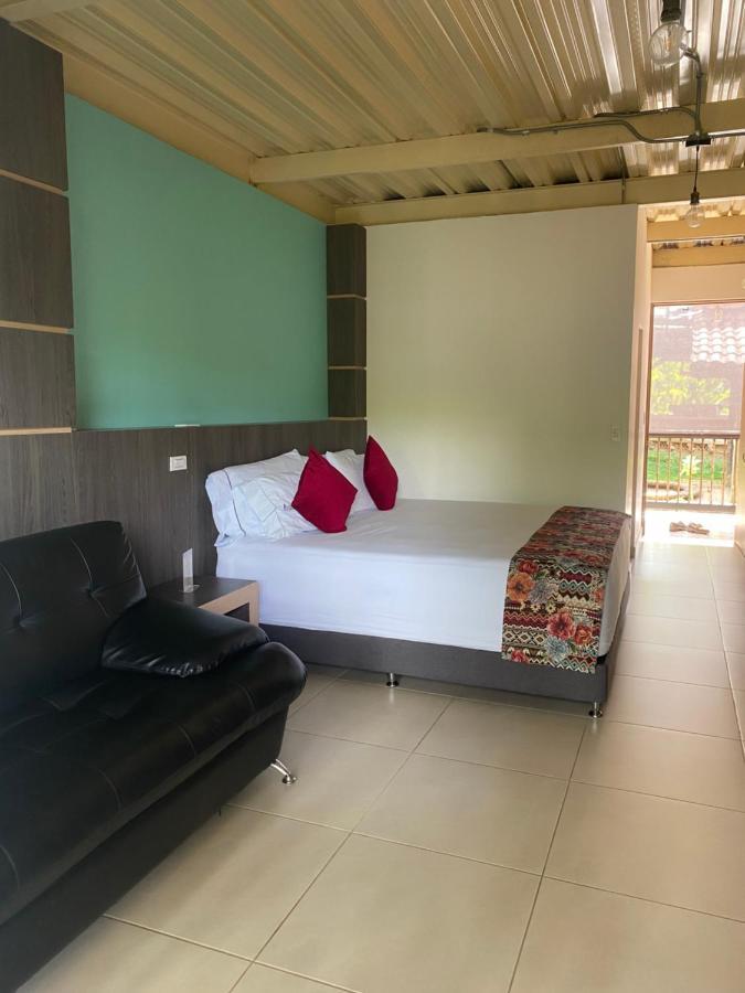 Cerritos Villa Juana Hotel מראה חיצוני תמונה