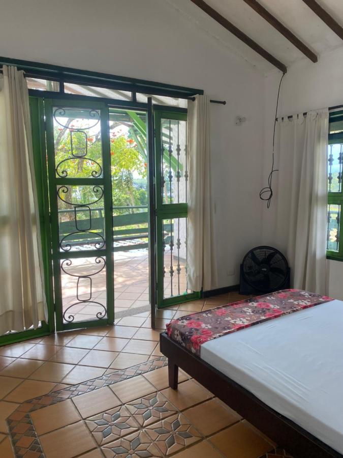 Cerritos Villa Juana Hotel מראה חיצוני תמונה