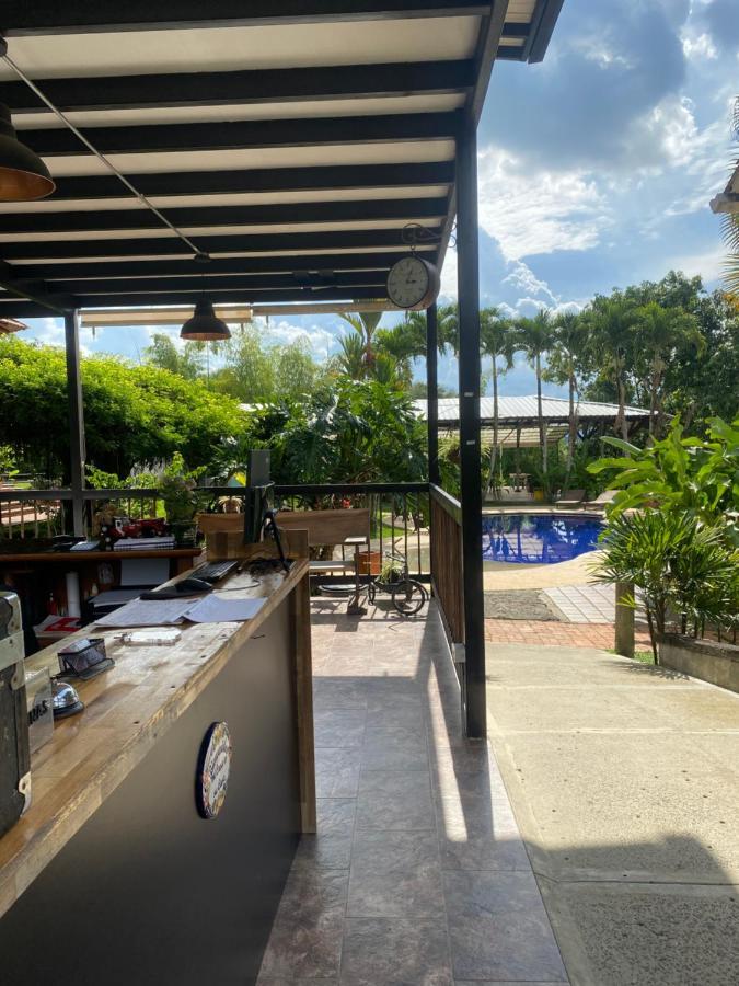 Cerritos Villa Juana Hotel מראה חיצוני תמונה