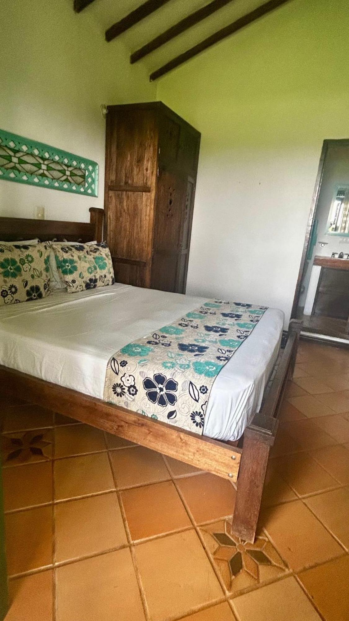 Cerritos Villa Juana Hotel מראה חיצוני תמונה